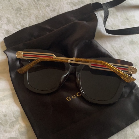 Gucci Sunglasses. - Picture 3 of 6